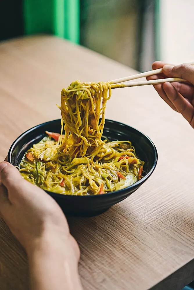 Fideus d arròs al Curry al restaurant vietnamita Kiu Nam a Barcelona